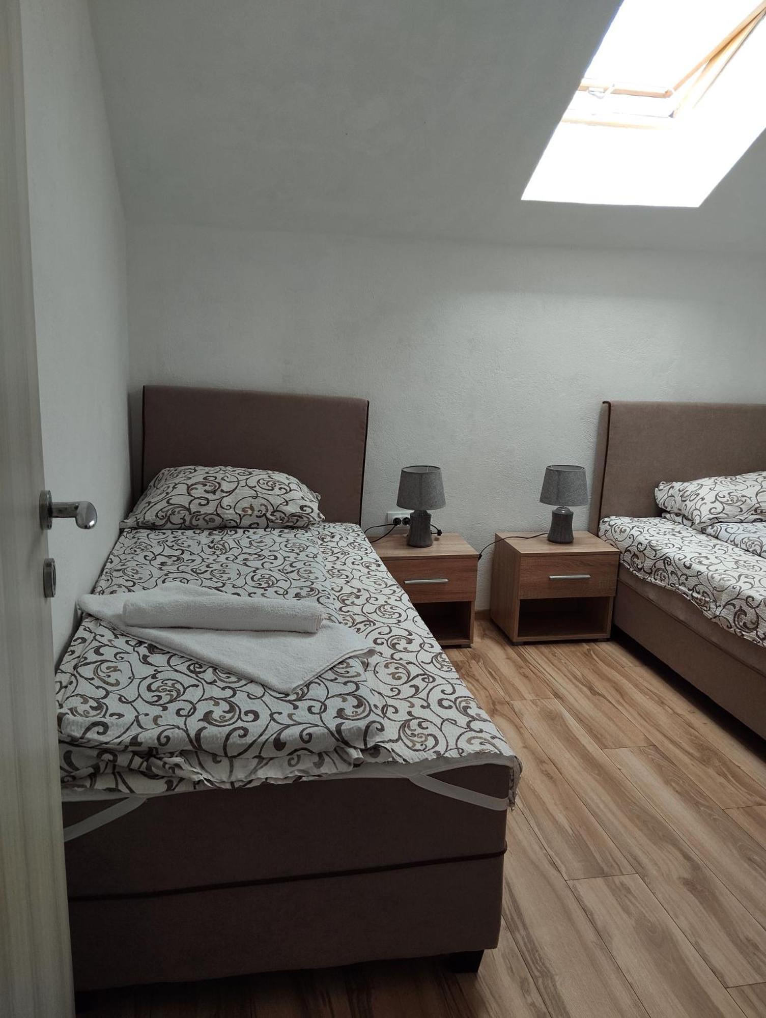 Apartment La Casa 普卢日内 外观 照片