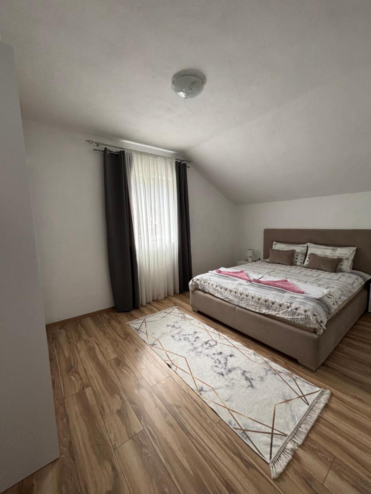 Apartment La Casa 普卢日内 外观 照片